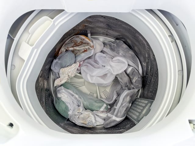 洗濯が終わった全自動洗濯機の中身